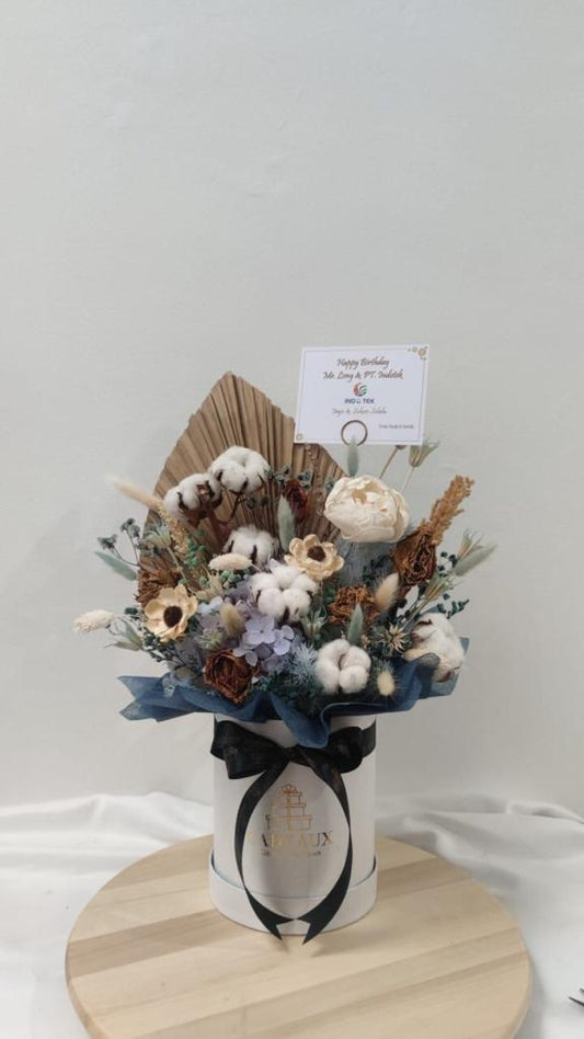 Dried & Preserved Flowers in Small Bloombox